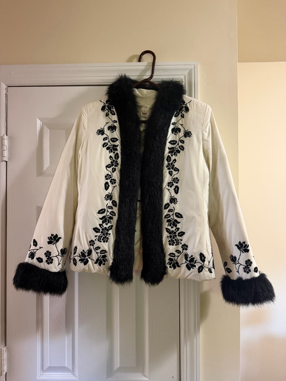 White House Black Market Women's Cream Jacket with Black Floral Embroidery